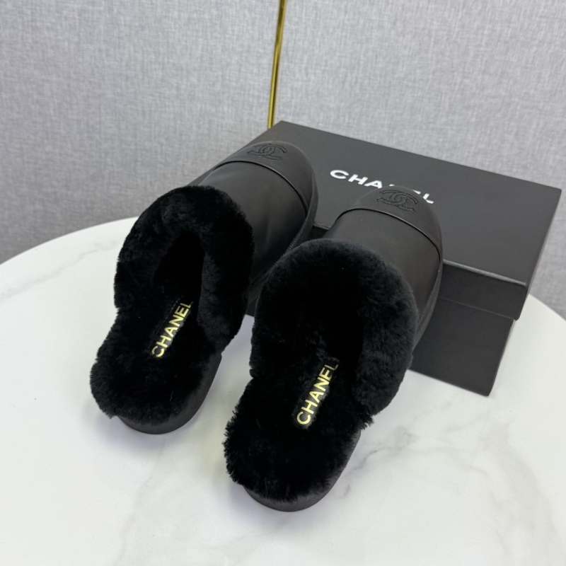 Ch**el slippers